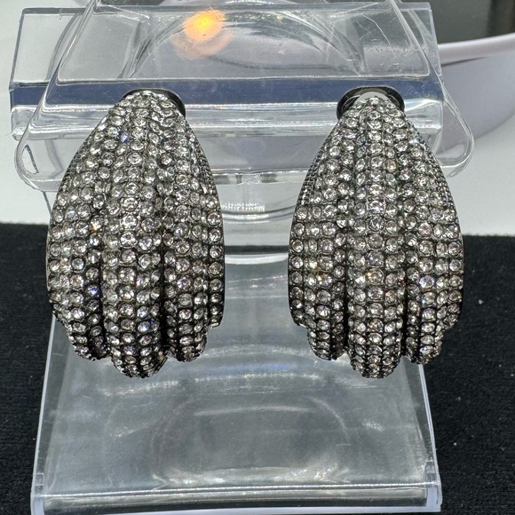 High End Department Store Designer Clip on Earrings - Picture 2 of 7